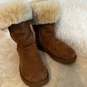 UGG Chestnut Sheepskin Lined Boots